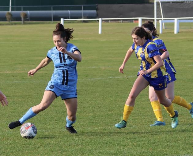 Shontelle Smith (left) in action for the Dunedin City Royals earlier this season.
...
